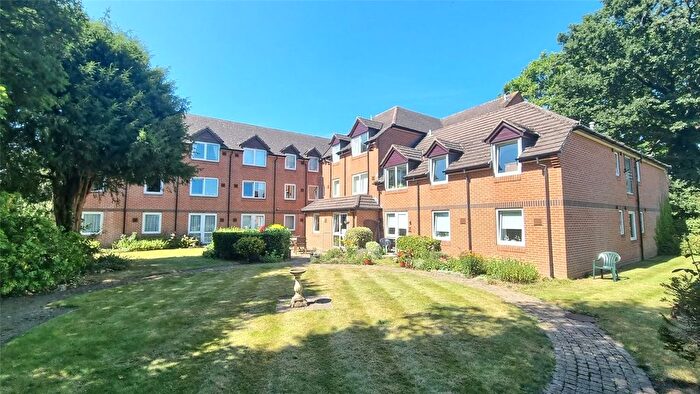 1 Bedroom Flat To Rent In Horley, Surrey, RH6