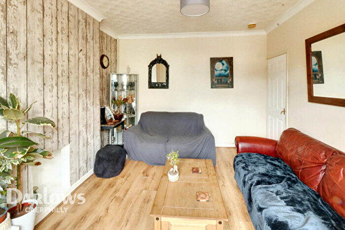 3 Bedroom End Of Terrace House For Sale In Penallta Road, Hengoed, CF82
