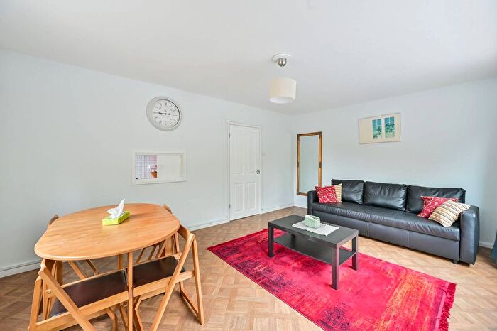 1 Bedroom Flat To Rent In Grosvenor Road, Pimlico, London, SW1V