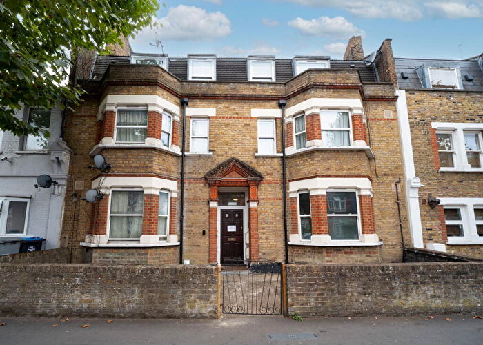 2 Bedroom Flat For Sale In Roundwood Road, NW10