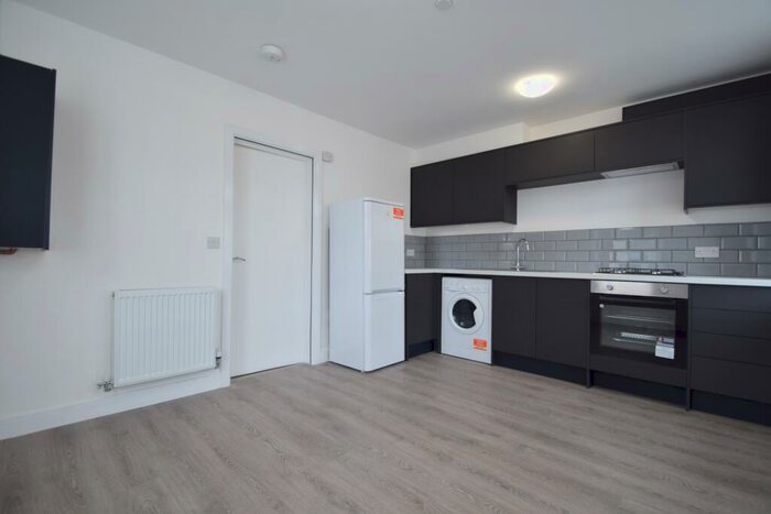 2 Bedroom Flat To Rent In MacKintosh Place, Roath, CF24