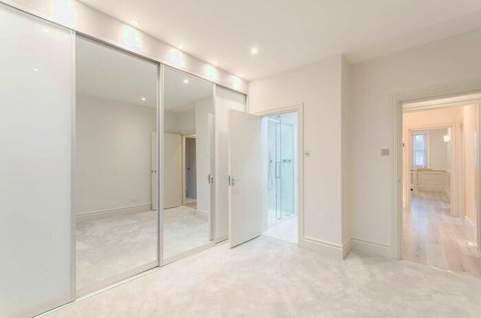 2 Bedroom Flat To Rent In Randolph Avenue, Maida Vale, London, W9