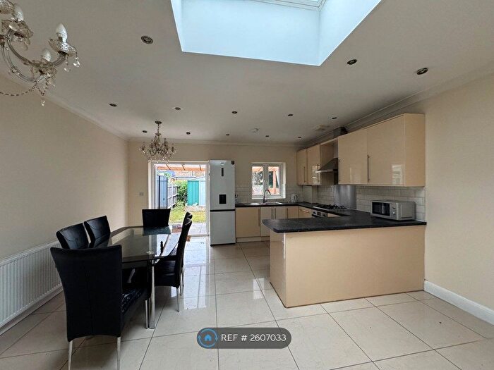 5 Bedroom Terraced House To Rent In Clare Road, Hounslow, TW4