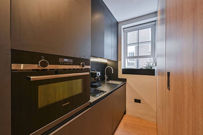 Studio For Sale In St Vincent Street, Marylebone, London, W1U