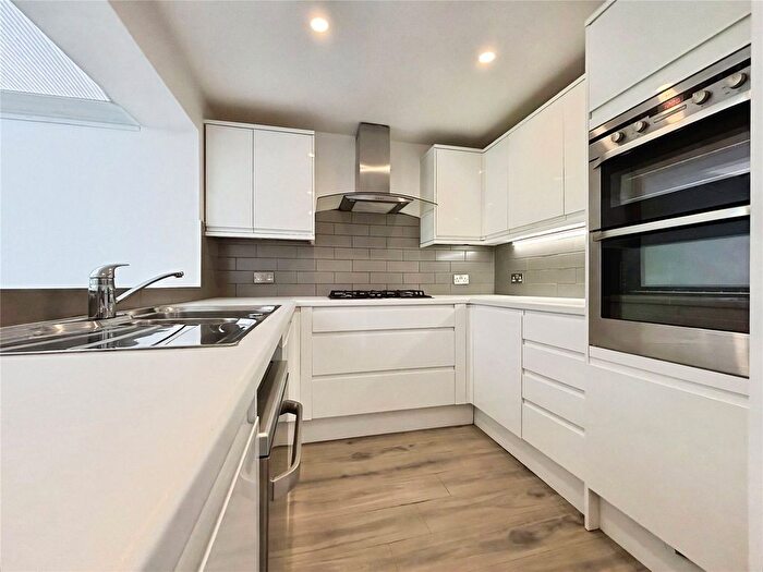 4 Bedroom Semi-Detached House To Rent In Clifton Road, Tunbridge Wells, Kent, TN2