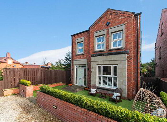 5 Bedroom Detached House For Sale In Locksley Drive, Belfast, BT10