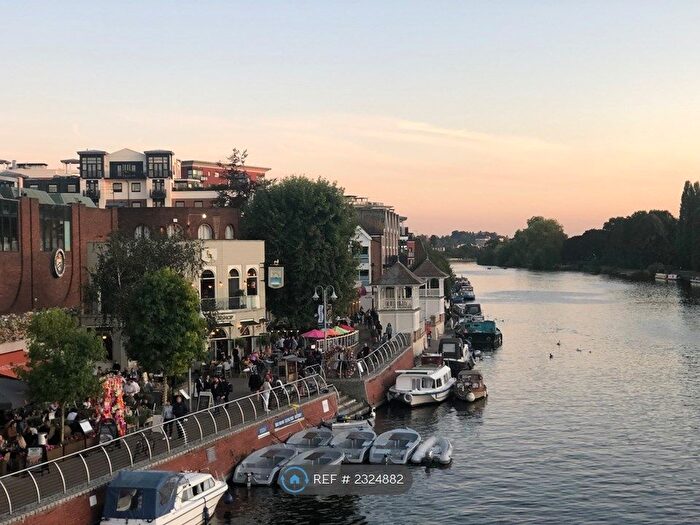 2 Bedroom Flat To Rent In Maple House, Surbiton, KT6