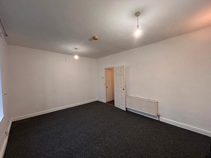 1 Bedroom Flat To Rent In Auckland Road, Smethwick, B67