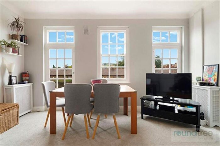 3 Bedroom Apartment For Sale In Brampton Court, Brampton Grove, NW4