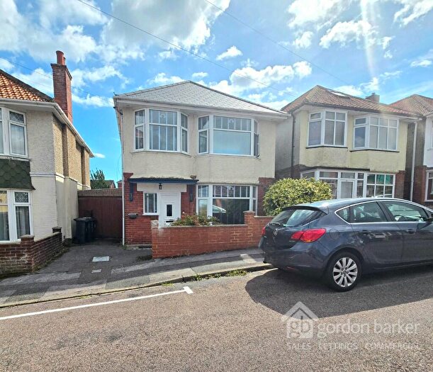 3 Bedroom Detached House For Sale In Redbreast Road, Bournemouth, Dorset, BH9
