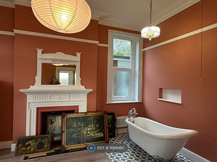 2 Bedroom Flat To Rent In Madeira Road, Margate, CT9