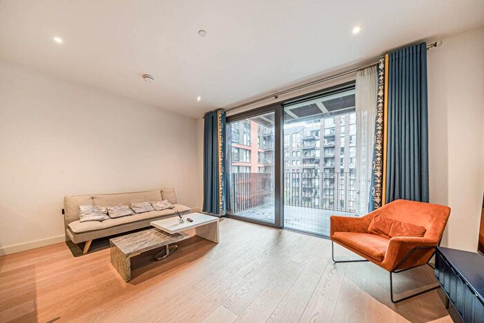2 Bedroom Flat To Rent In Legacy Building, , Nine Elms, SW11