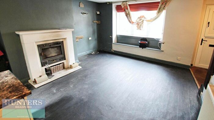 2 Bedroom Cottage To Rent In Cranford Place, Wilsden, Bradford, BD15