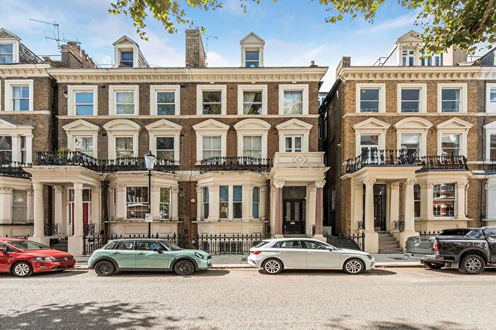 2 Bedroom Flat To Rent In Holland Park Gardens, Holland Park, W14