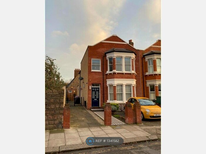 2 Bedroom Maisonette To Rent In Emmanuel Road, London, SW12