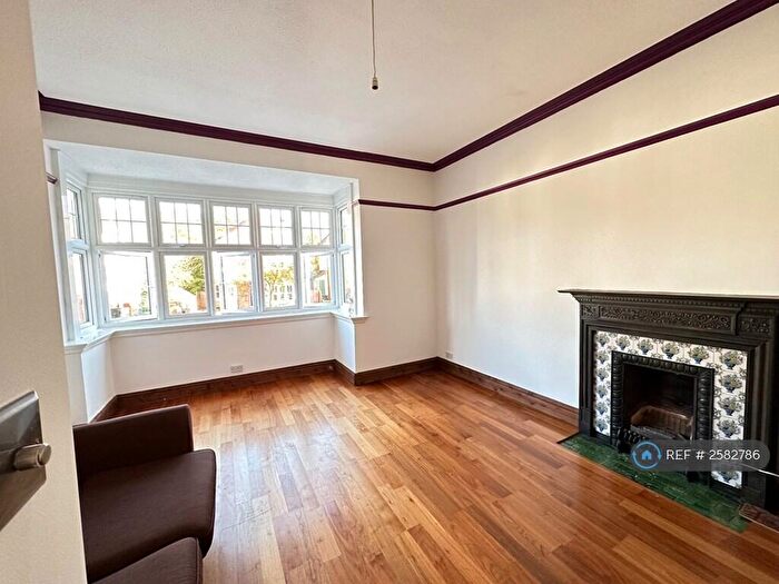 1 Bedroom Flat To Rent In Normanton Road, South Croydon, CR2