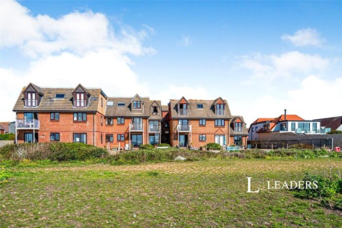 2 Bedroom Flat To Rent In Villa Plage, - Elmer Road, PO22