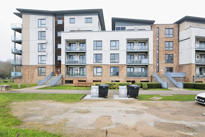 2 Bedroom Flat For Sale In Hammonds Drive, Peterborough, PE1
