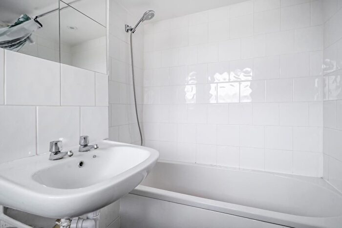 1 Bedroom Flat For Sale In Bracknell, Berkshire, RG12