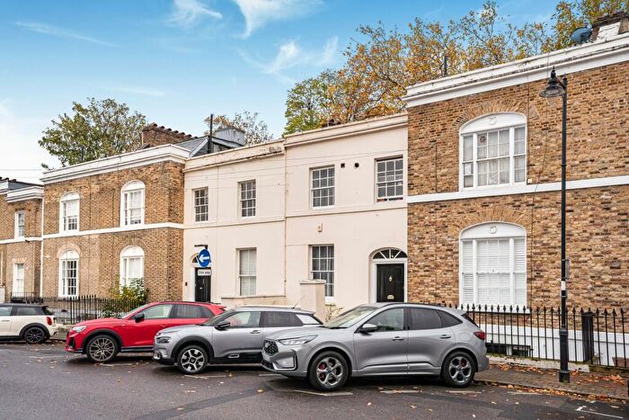 2 Bedroom Apartment For Sale In Barnsbury Park, London, N1