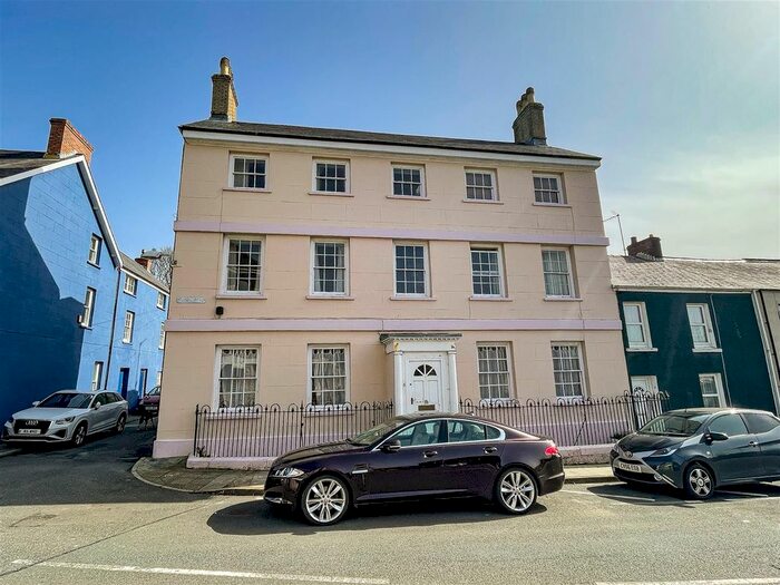 Studio To Rent In Willesden House, Bush Row, Haverfordwest, SA61