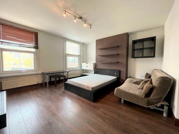 Apartment To Rent In Malden Road, Kentish Town, NW5
