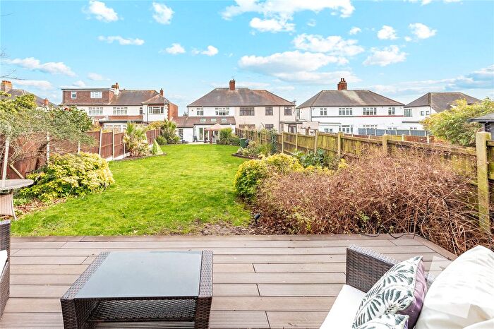 3 Bedroom Semi Detached House For Sale In Elmhurst Drive, Hornchurch, RM11