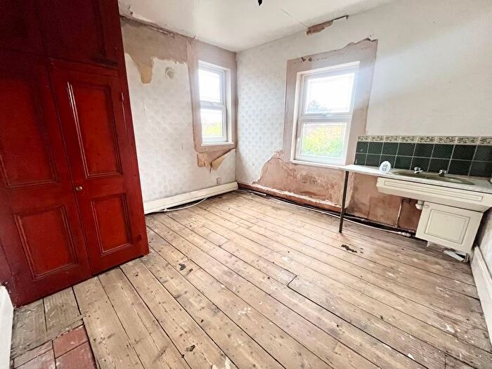 6 Bedroom End Of Terrace House For Sale In John Street, Brierley Hill, DY5