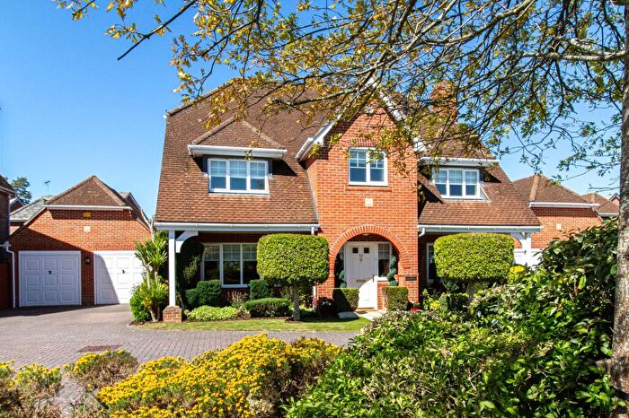 5 Bedroom Detached House For Sale In Ravelin Close, Fleet, GU51