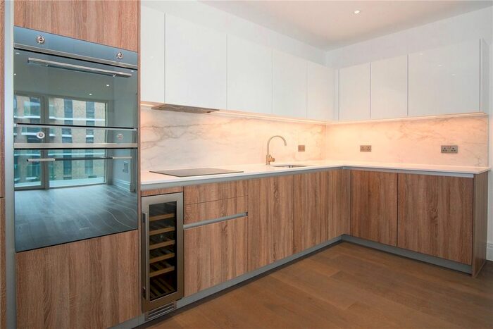 2 Bedroom Flat To Rent In Queenshurst Square, Kingston Upon Thames, KT2