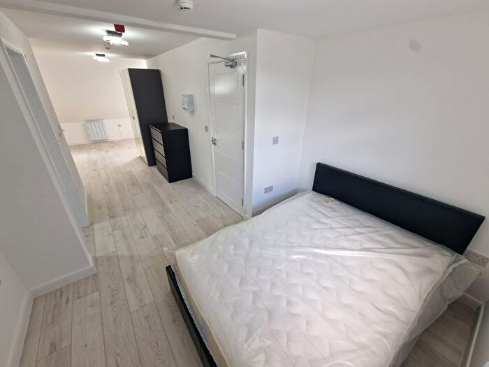 1 Bedroom Studio To Rent In Kingston Road, Luton, Bedfordshire, LU2