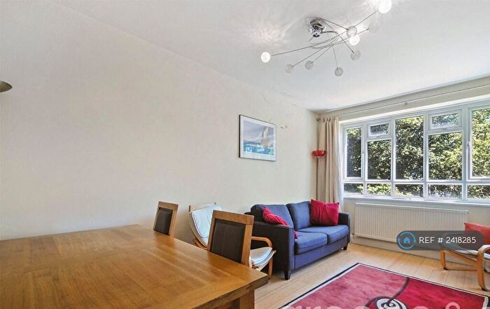 3 Bedroom Flat To Rent In Ballantrae House, London, NW2