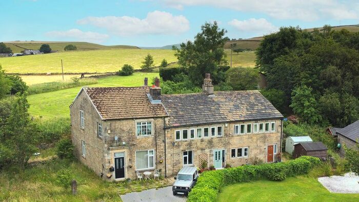 3 Bedroom Cottage For Sale In Rakewood Road, Littleborough, OL15