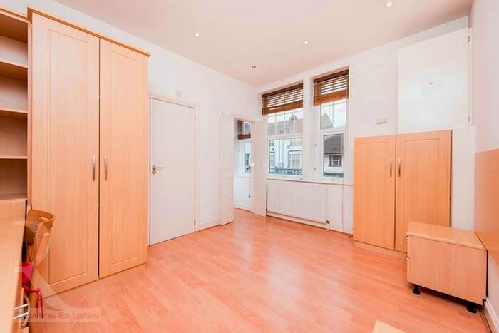 Studio To Rent In Ballards Lane, Finchley Road N3