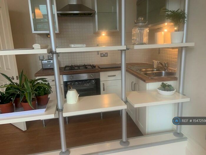 2 Bedroom Flat To Rent In Cliftonville, Margate, CT9