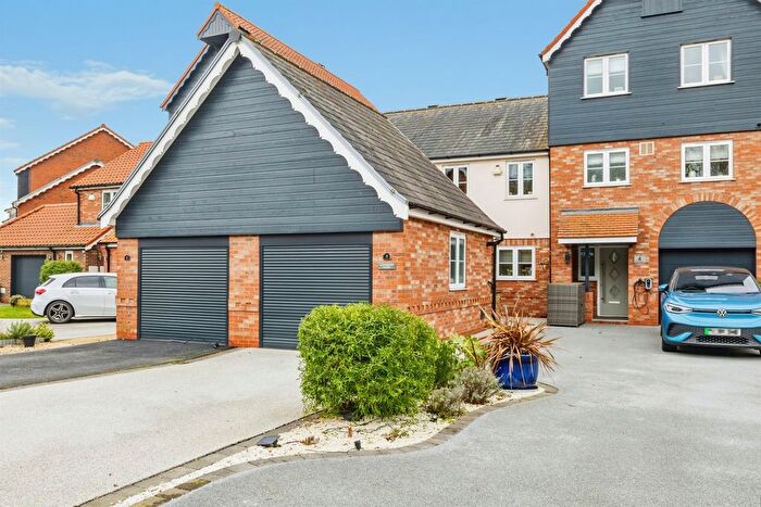 2 Bedroom Terraced House For Sale In Park Lane, Burton Waters, Lincoln, LN1