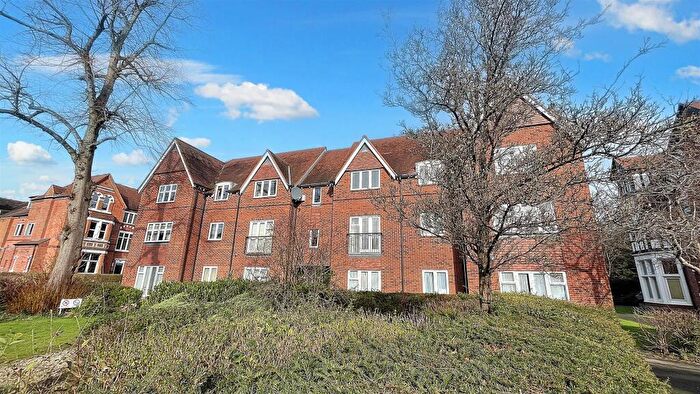 2 Bedroom Apartment For Sale In Priory House, Moseley, B13