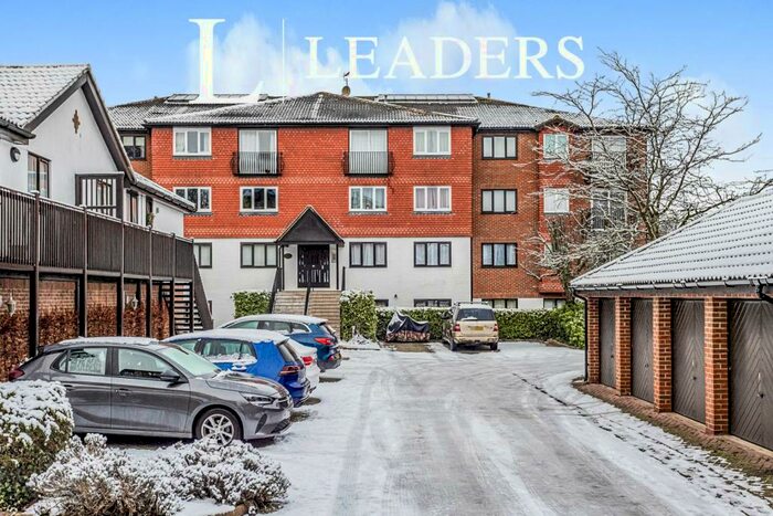 1 Bedroom Apartment To Rent In Great Heathmead, Haywards Heath, RH16