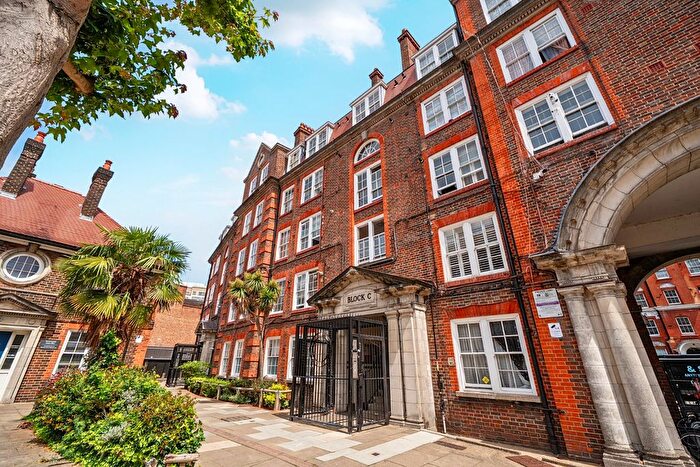 2 Bedroom Property For Sale In Peabody Estate, Fulham Palace Road, Hammersmith, London, W6