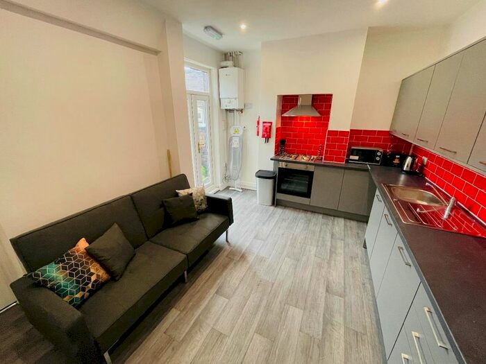 4 Bedroom Property To Rent In Harris Street, Hartshill, Stoke-On-Trent, ST4