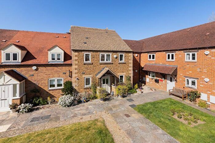 3 Bedroom Terraced House For Sale In Highlands, Lower Tadmarton, OX15