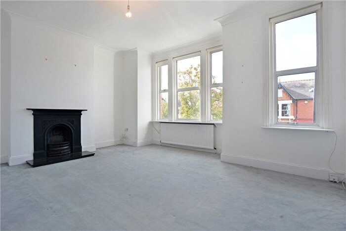 2 Bedroom Flat For Sale In Beauval Road, East Dulwich, London, SE22