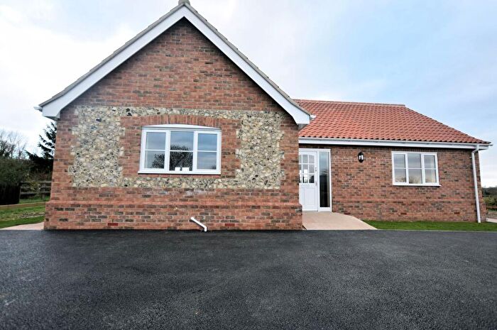 3 Bedroom Detached Bungalow To Rent In Bridgham, NR16