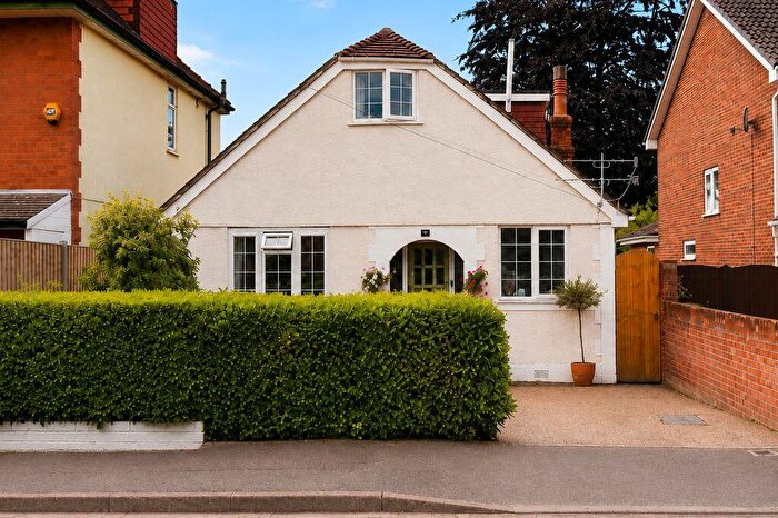 3 Bedroom Detached House For Sale In Lodge Road, Christchurch, BH23