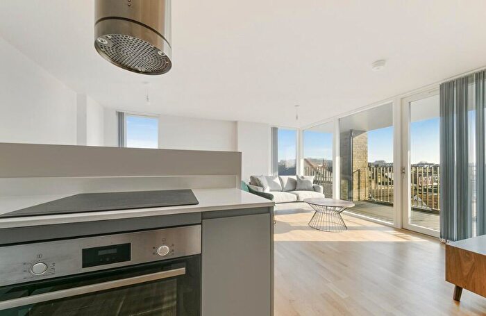 2 Bedroom Flat To Rent In The Oakwood, Colina Road, London, N15