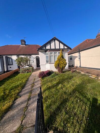3 Bedroom Semi Detached Bungalow For Sale In Mossford Lane, Ilford, IG6