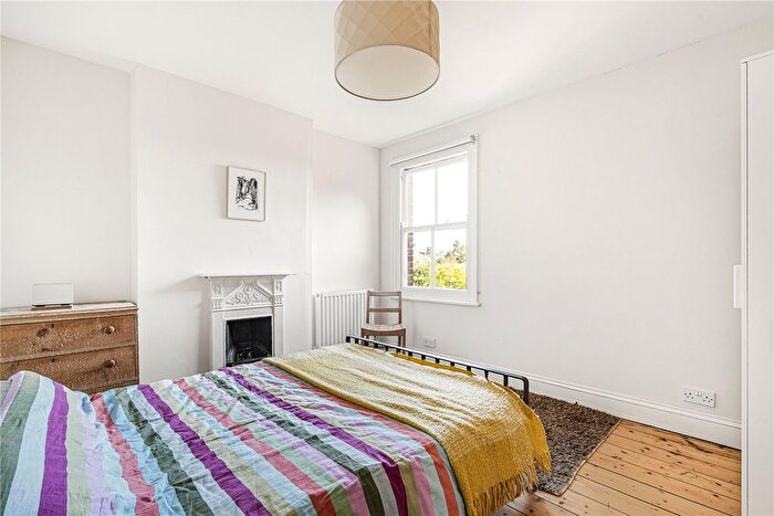 4 Bedroom Semi-detached House For Sale In Windmill Road, Headington, OX3