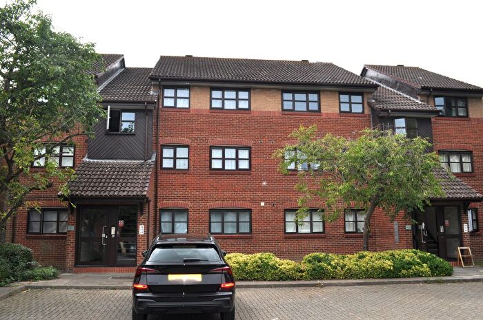 1 Bedroom Flat To Rent In Ashwalk, Wembley, HA0