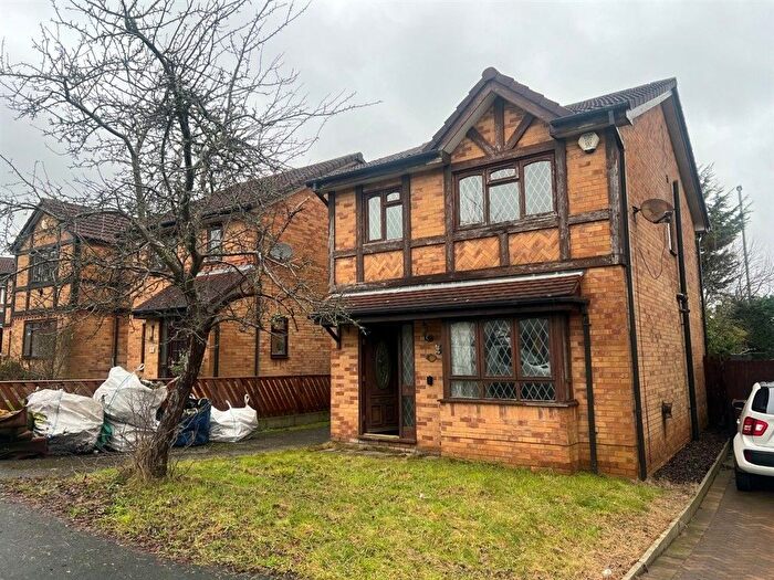3 Bedroom Detached House For Sale In Avocet Garth, Leeds, LS10