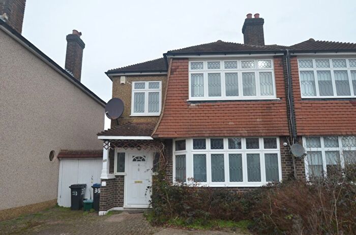 3 Bedroom Semi Detached House For Sale In Cheston Avenue, Shirley, Croydon, CR0